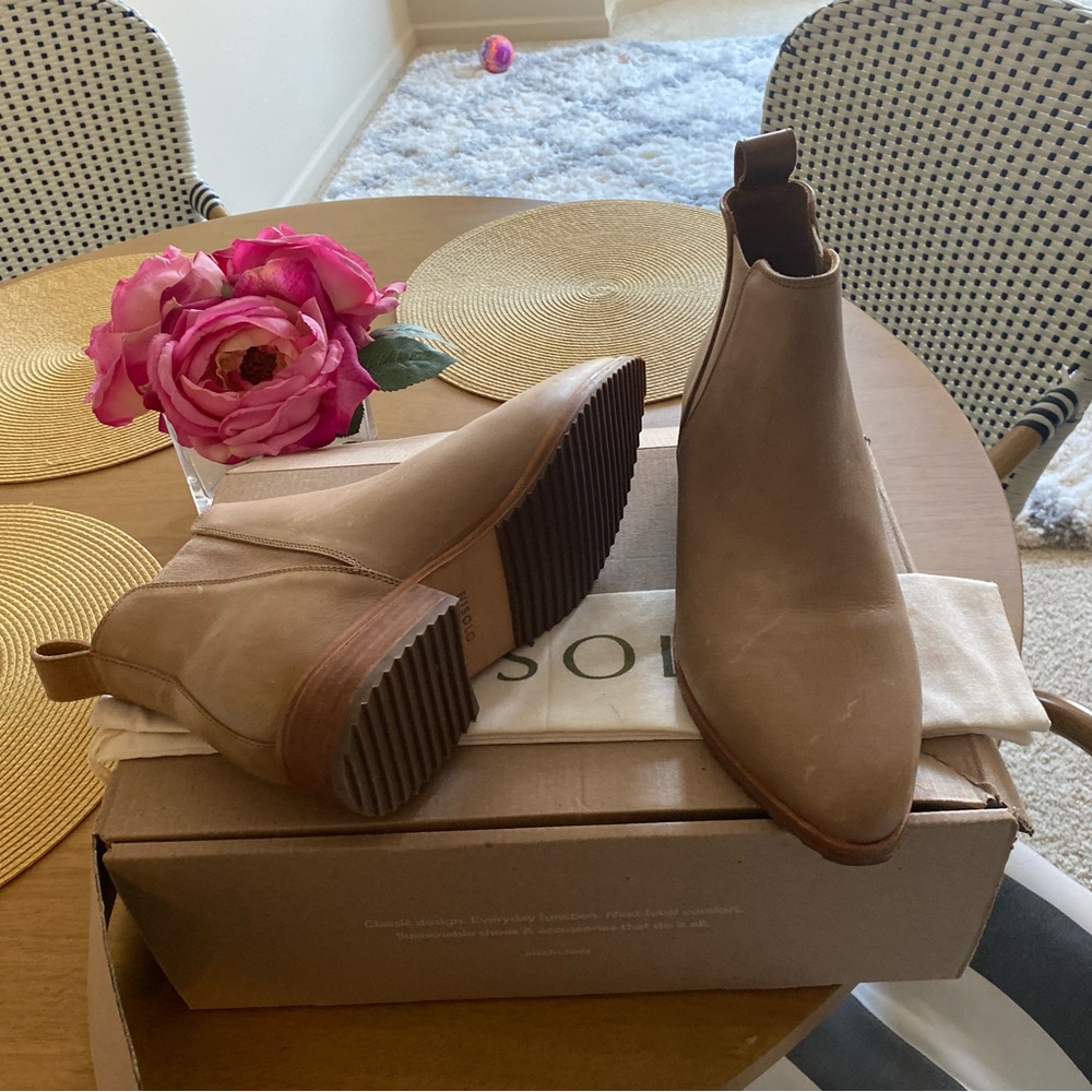 #Nisolo Brand new size 8 boot.